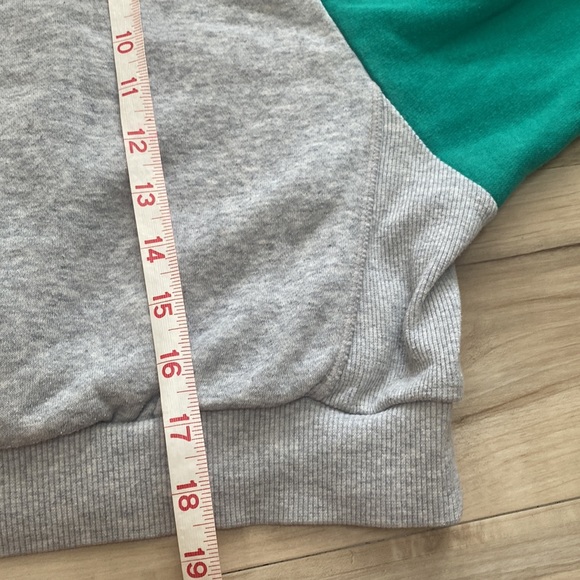 Joy Lab Womens L Crop Top Sweatshirt. Grey and Green sleeves. Soft and cozy. - Picture 11 of 12